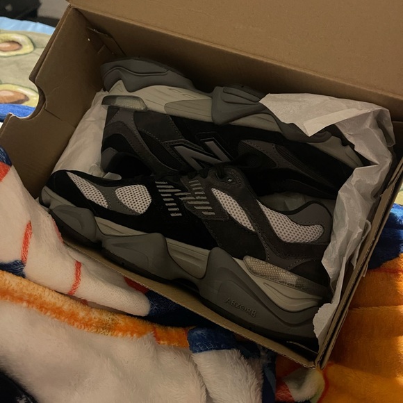 New balance 9060 black and grey